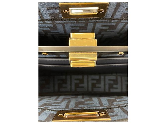 Fendi Peekaboo ISeeU Small FF Fabric D'oro - vista 15