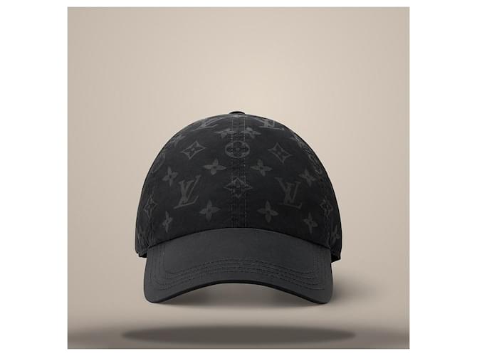 Louis Vuitton Monogram Blast Cap Black Negro - vista 2