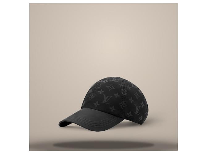Louis Vuitton Monogram Blast Cap Black Negro - vista 3