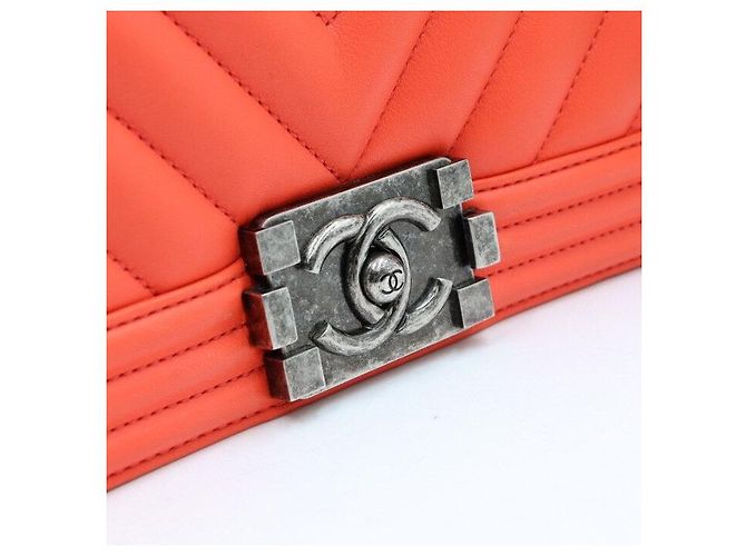 Chanel Borsa a tracolla Boy Chevron Medium Flap con catena argentata Rosso - vista 4
