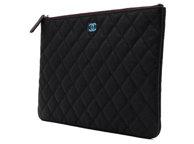 Chanel Borsa a Pochette Classic New Medium in Caviar Nero con Logo CC Argento - vista 3