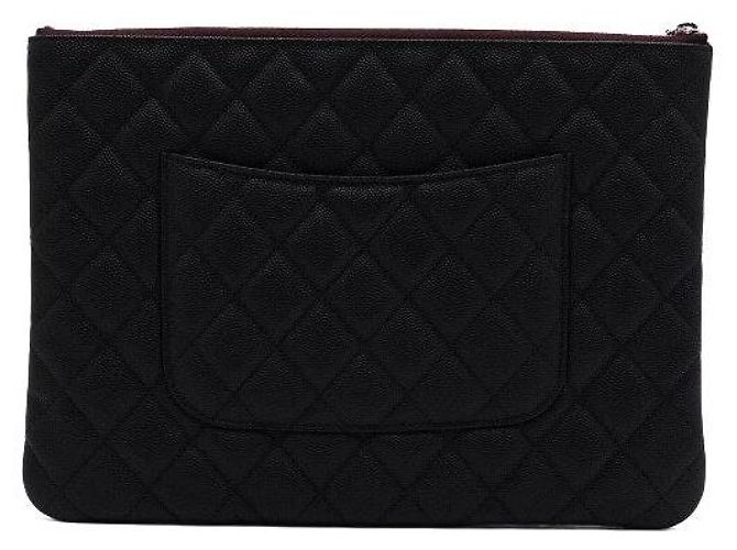 Chanel Borsa a Pochette Classic New Medium in Caviar Nero con Logo CC Argento - vista 5