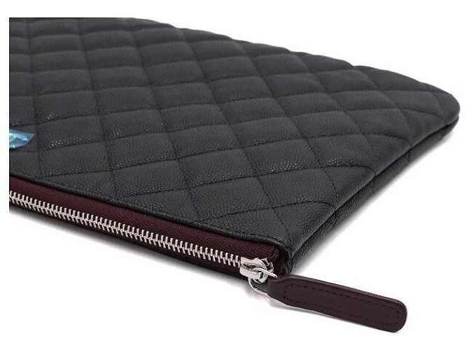 Chanel Borsa a Pochette Classic New Medium in Caviar Nero con Logo CC Argento - vista 8