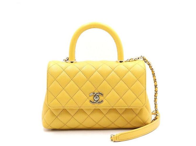 Coco Handle Chanel Sac à main Tote Small Flap Top Handle en cuir Caviar jaune avec chaîne dorée et bandoulière - vue 2