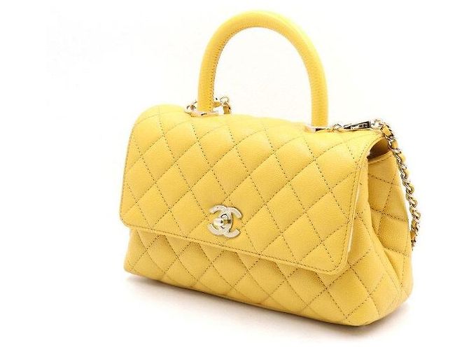 Coco Handle Chanel Sac à main Tote Small Flap Top Handle en cuir Caviar jaune avec chaîne dorée et bandoulière - vue 3
