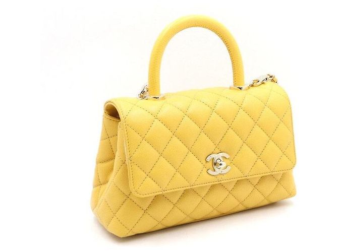 Coco Handle Chanel Sac à main Tote Small Flap Top Handle en cuir Caviar jaune avec chaîne dorée et bandoulière - vue 4