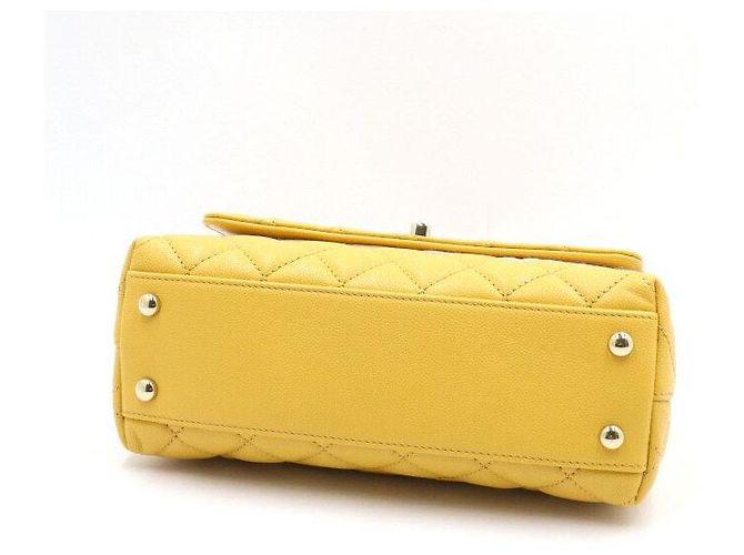 Coco Handle Chanel Sac à main Tote Small Flap Top Handle en cuir Caviar jaune avec chaîne dorée et bandoulière - vue 8