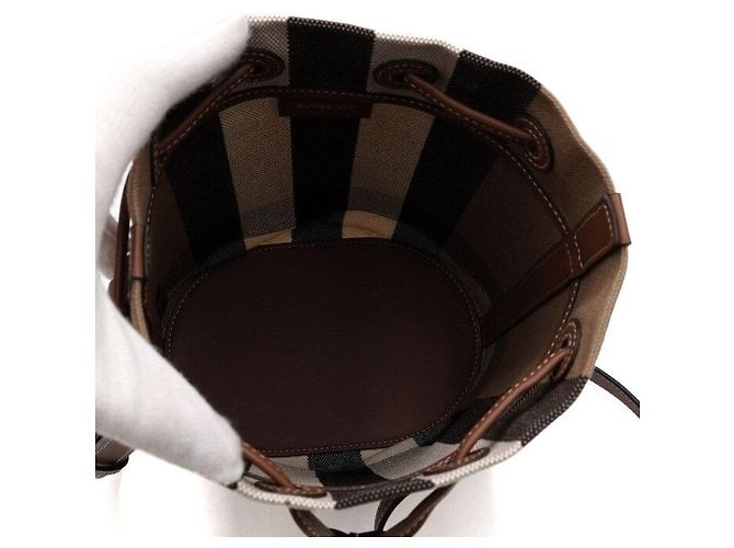 Burberry Kleine Bucket Bag Schultertasche und Crossbody Bag aus braunem Karomuster-Canvas - Ansicht 5