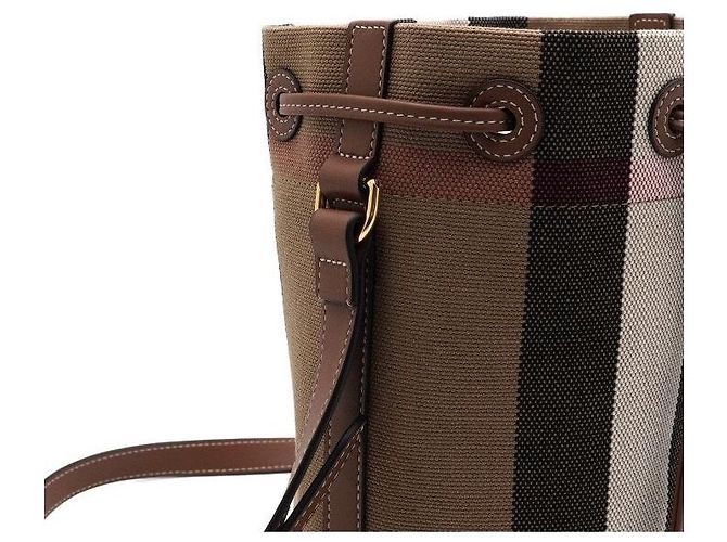 Burberry Kleine Bucket Bag Schultertasche und Crossbody Bag aus braunem Karomuster-Canvas - Ansicht 7