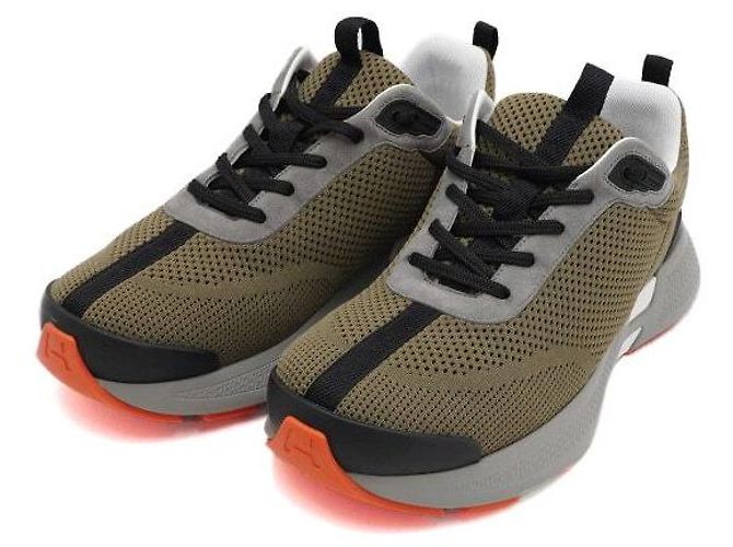 Hermès Sneakers Hero da uomo in mesh kaki Marrone - vista 3
