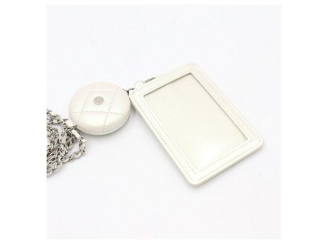 Chanel Tarjetero enrollable Coco Neige Pearl White con cadena de collar Blanco - vista 5