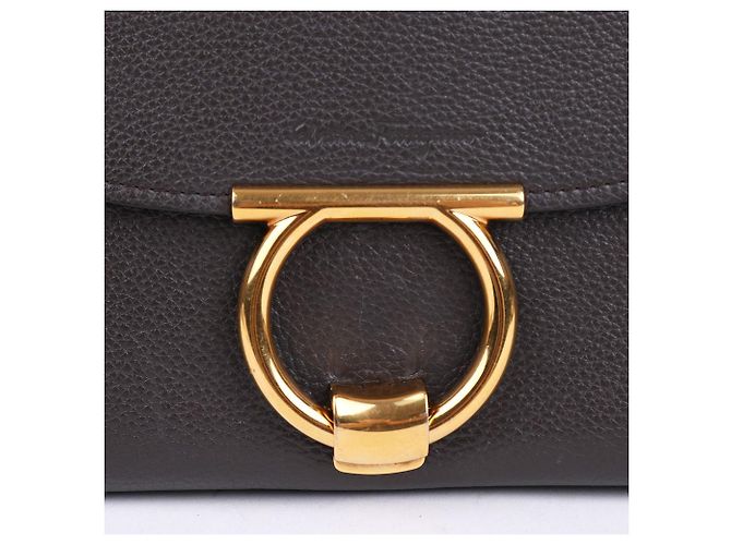 Salvatore Ferragamo Clutch con tracolla Gancini Gold Marrone - vista 2