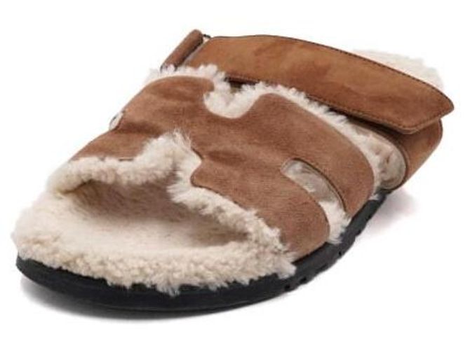 Hermès Sandali da uomo in camoscio Brown Craft Ecru con logo e shearling Marrone - vista 2