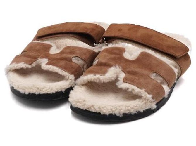 Hermès Sandali da uomo in camoscio Brown Craft Ecru con logo e shearling Marrone - vista 3