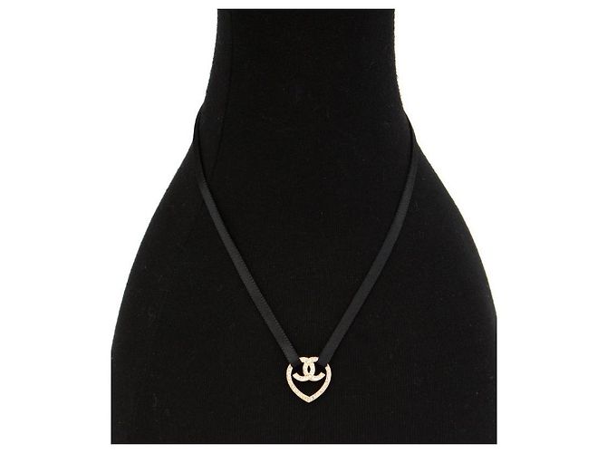 Chanel Collana Cuore CC in Zirconia - vista 5