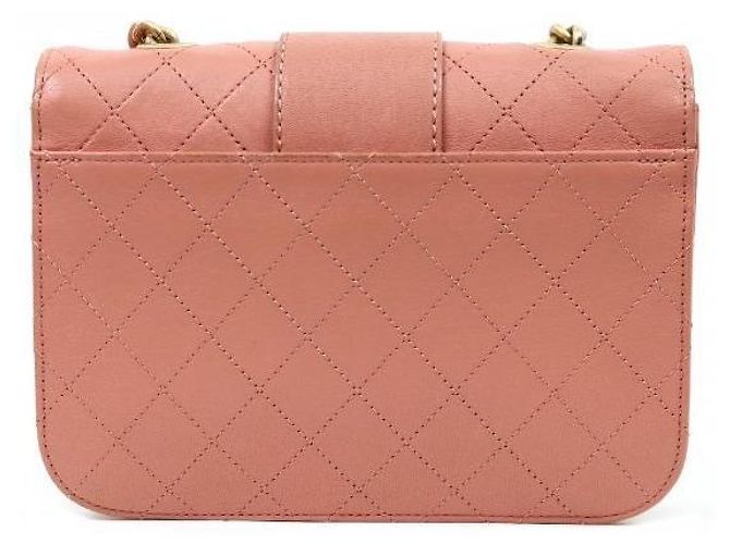 Chanel Borsa a tracolla matelassé rosa con patta e catena - vista 3