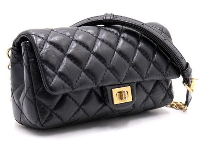 2.55 Chanel Vintage Micro-Gürteltasche aus Kalbsleder mit goldener Kette - Ansicht 3