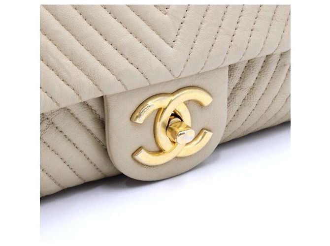 Chanel Bolsa de ombro CC com corrente dourada em couro de bezerro bege chevron Marrom - vista 4