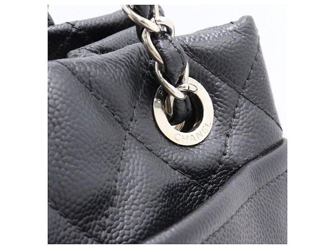 Chanel Borsa a tracolla Timeless CC in pelle caviar morbida nera con catena argentata Nero - vista 4
