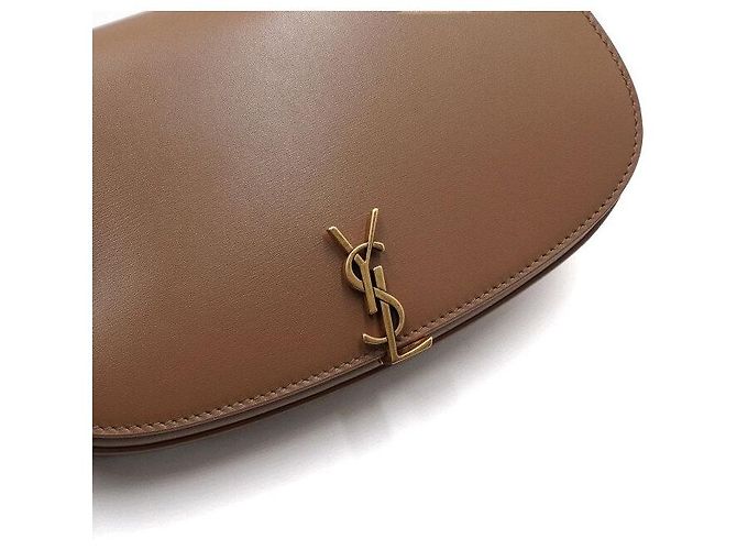 Saint Laurent Borsa a tracolla mezza luna Mini Voltaire in vitello Dark Cocoa - vista 10