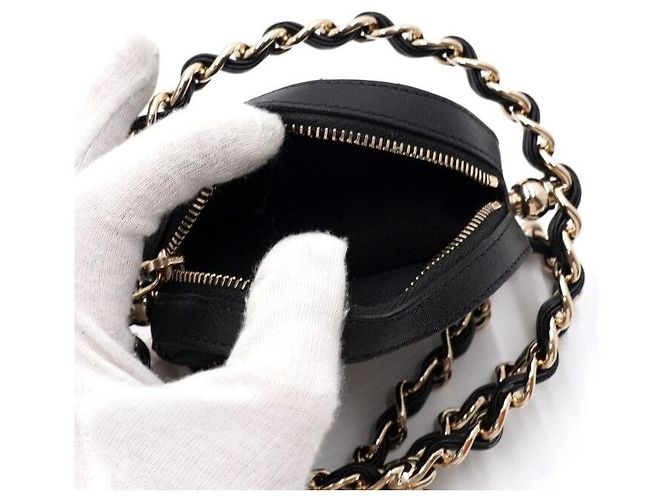 Chanel Borsa pouch in pelle d'agnello nera con tracolla a catena e CC dorati Season Nero - vista 6