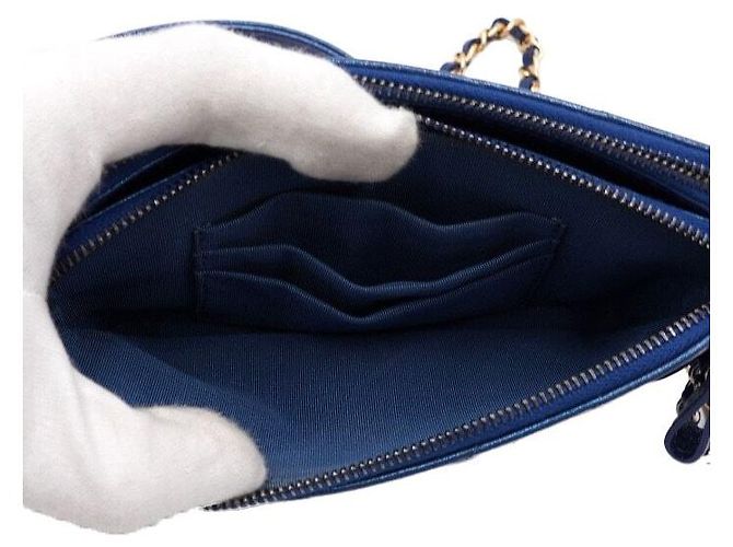 Chanel Borsa Gabrielle Mini Blue con catena dorata, a spalla e crossbody - vista 6