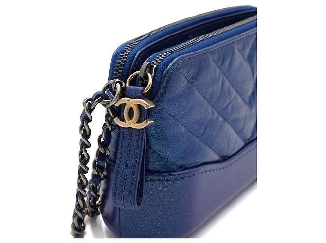 Chanel Borsa Gabrielle Mini Blue con catena dorata, a spalla e crossbody - vista 9