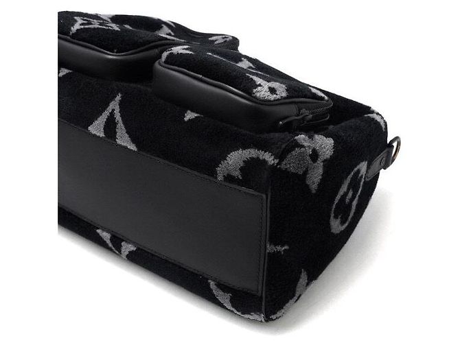 Louis Vuitton Borsa a tracolla da uomo Keepall Bandoulière in shearling nero Monogram - vista 7