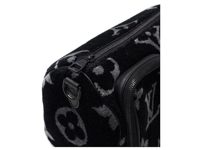 Louis Vuitton Borsa a tracolla da uomo Keepall Bandoulière in shearling nero Monogram - vista 8