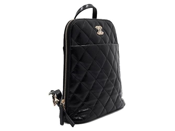 Chanel Zaino da donna in vernice nera trapuntata con CC dorati Nero - vista 3