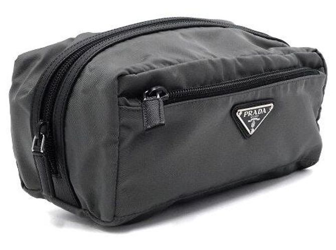 Prada Unisex Re-Nylon Pouch Bag grau mit Dreiecks-Logo - view 3