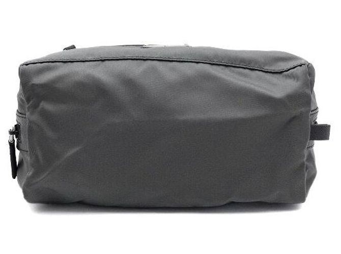 Prada Unisex Re-Nylon Pouch Bag grau mit Dreiecks-Logo - view 6