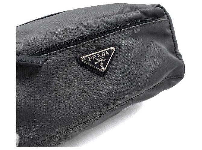Prada Unisex Re-Nylon Pouch Bag grau mit Dreiecks-Logo - view 8