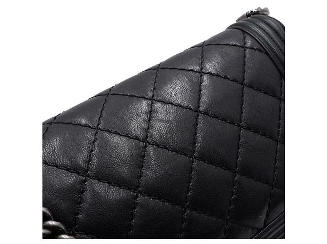 Chanel Borsa a tracolla Boy Large Flap in pelle caviale matelassé nera Nero - vista 10
