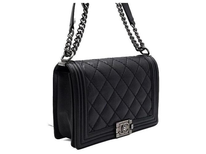 Chanel Borsa a tracolla Boy Large Flap in pelle caviale matelassé nera Nero - vista 3