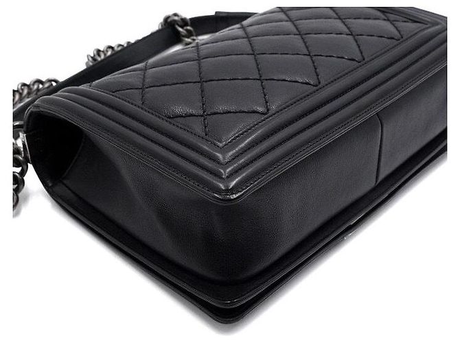 Chanel Borsa a tracolla Boy Large Flap in pelle caviale matelassé nera Nero - vista 9