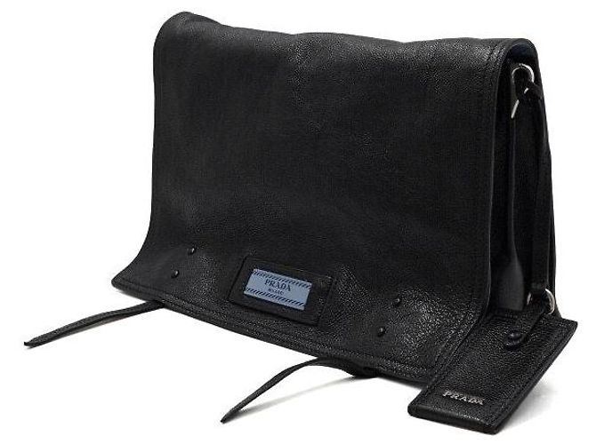 Prada Borsa a tracolla e spalla Etiquette in pelle nera con patta Nero - vista 2