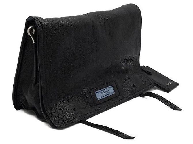 Prada Borsa a tracolla e spalla Etiquette in pelle nera con patta Nero - vista 3
