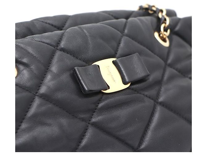 Salvatore Ferragamo Borsa a tracolla con catena dorata e logo Nero - vista 16