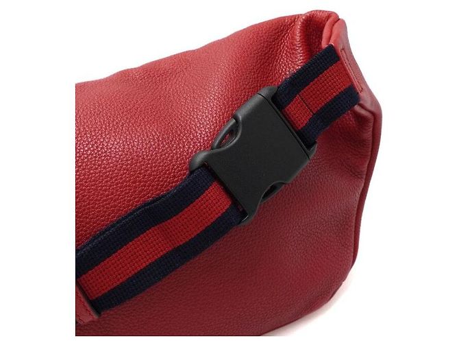 Gucci Sac banane unisexe en cuir avec imprimé logo rouge Crossbody - vue 8