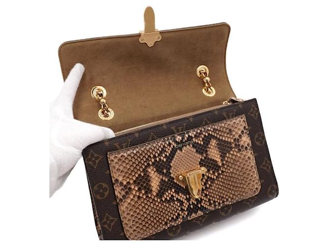Louis Vuitton Borsa a tracolla e crossbody Monogram Python Victorie Flap Gold Chain Multicolore - vista 6