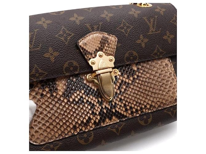 Louis Vuitton Borsa a tracolla e crossbody Monogram Python Victorie Flap Gold Chain Multicolore - vista 8