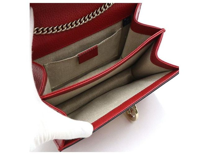 Gucci Bolsa de ombro pequena vermelha com elos entrelaçados e corrente dourada Vermelho - vista 5