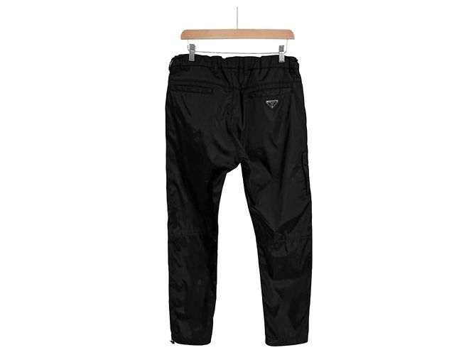 Prada Pantaloni uomo in Re-Nylon con logo triangolare Nero - vista 5