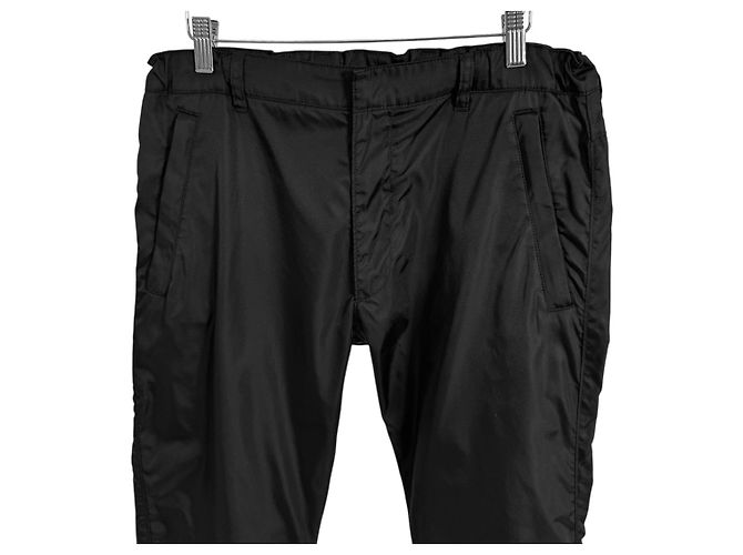 Prada Pantaloni uomo in Re-Nylon con logo triangolare Nero - vista 6