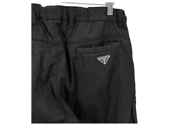 Prada Pantaloni uomo in Re-Nylon con logo triangolare Nero - vista 9