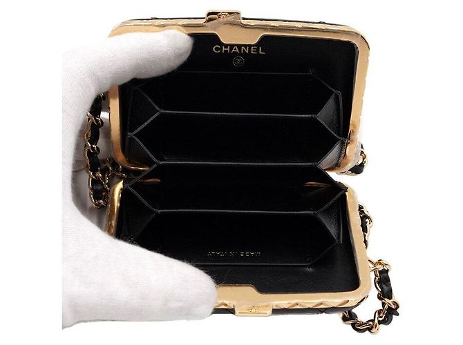 Chanel Mini borsa box da sera in pelle di capra verniciata nera con catena dorata Nero - vista 6