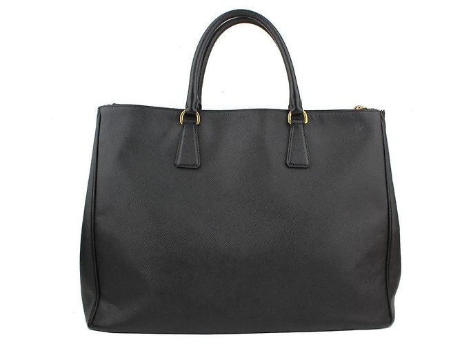 Prada Saco Tote Grande em Saffiano Preto com Ferragens Douradas - vista 3