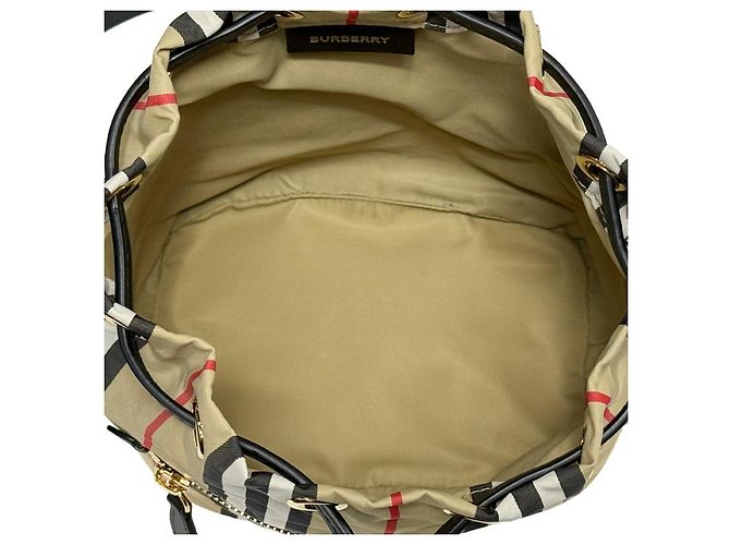 Burberry Borsa a Secchiello in Nylon Icon Archive Beige - vista 10