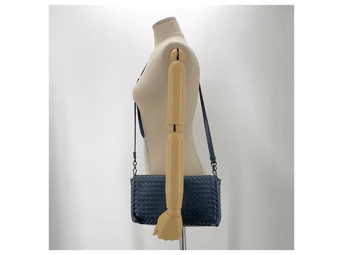 Bottega Veneta Borsa a tracolla con patta Intrecciato Blu - vista 5
